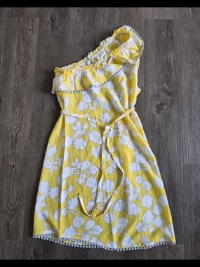 Mud Pie Yellow and White Floral Ruffle Top
